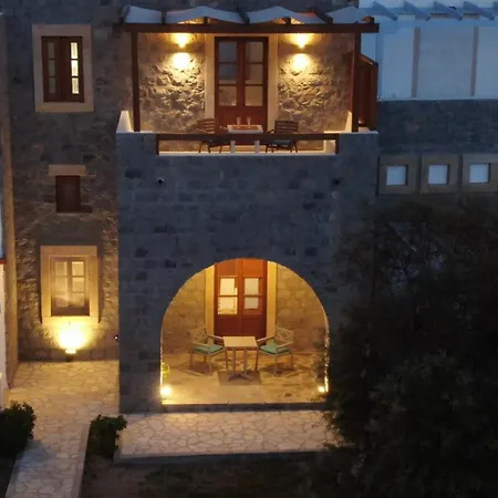 Netia - Location Xoxlakas ゲストハウス 4*