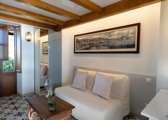 Netia - Location Xoxlakas Pátmos